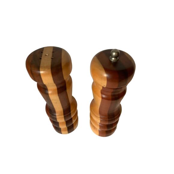 Vintage Wooden Salt Shaker and Pepper Grinder Retro Set - Picture 3 of 3